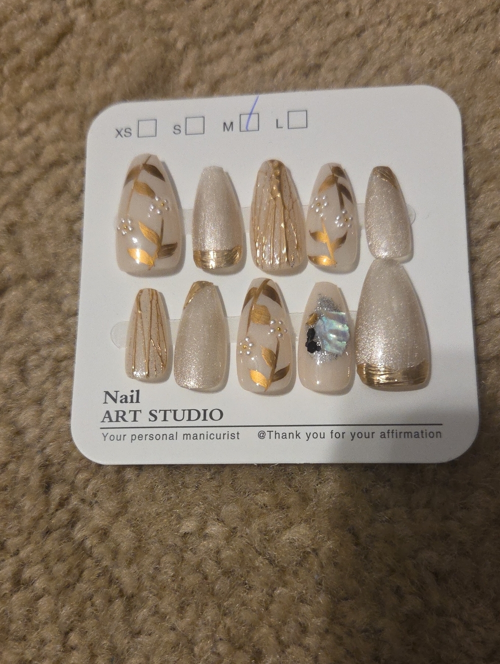 Neutral Pearl & Gold Press/Glue-On Nail Set